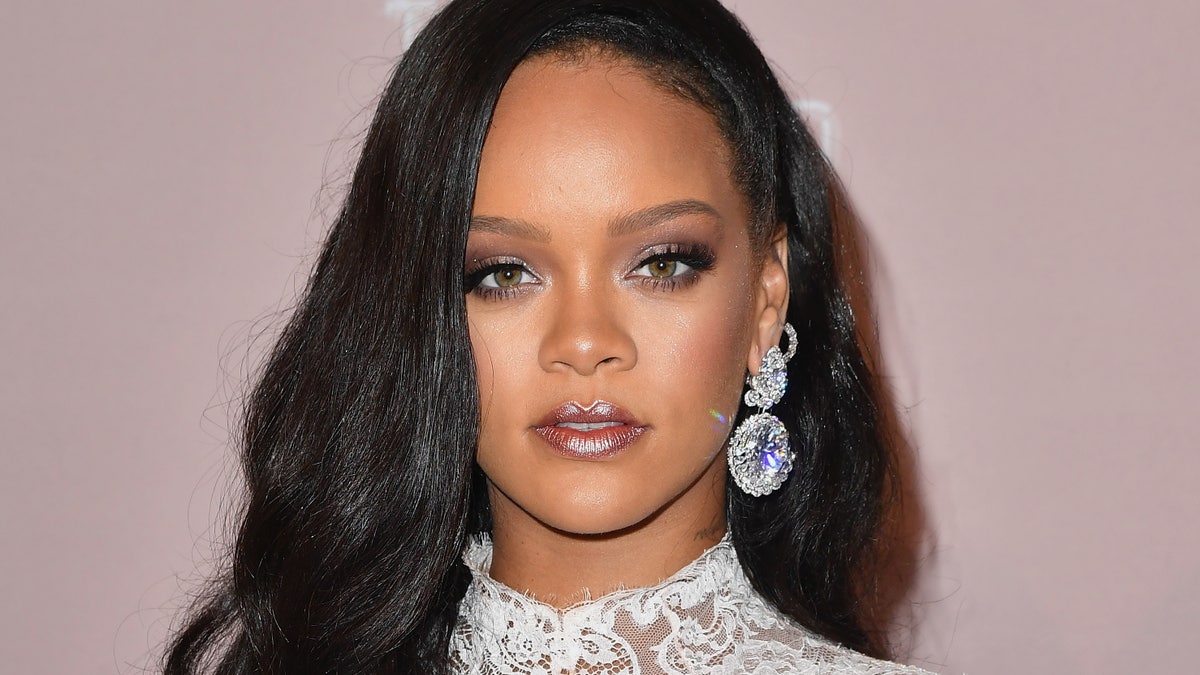 Rihanna's lingerie leggings makes social media debate butt-baring