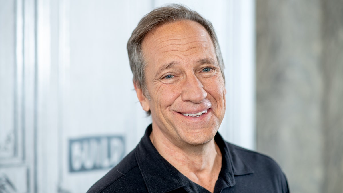 NEW YORK, NEW YORK - FEBRUARY 05: Mike Rowe discusses "Returning the Favor" with the Build Series at Build Studio on February 05, 2019 in New York City. (Photo by Roy Rochlin/Getty Images)