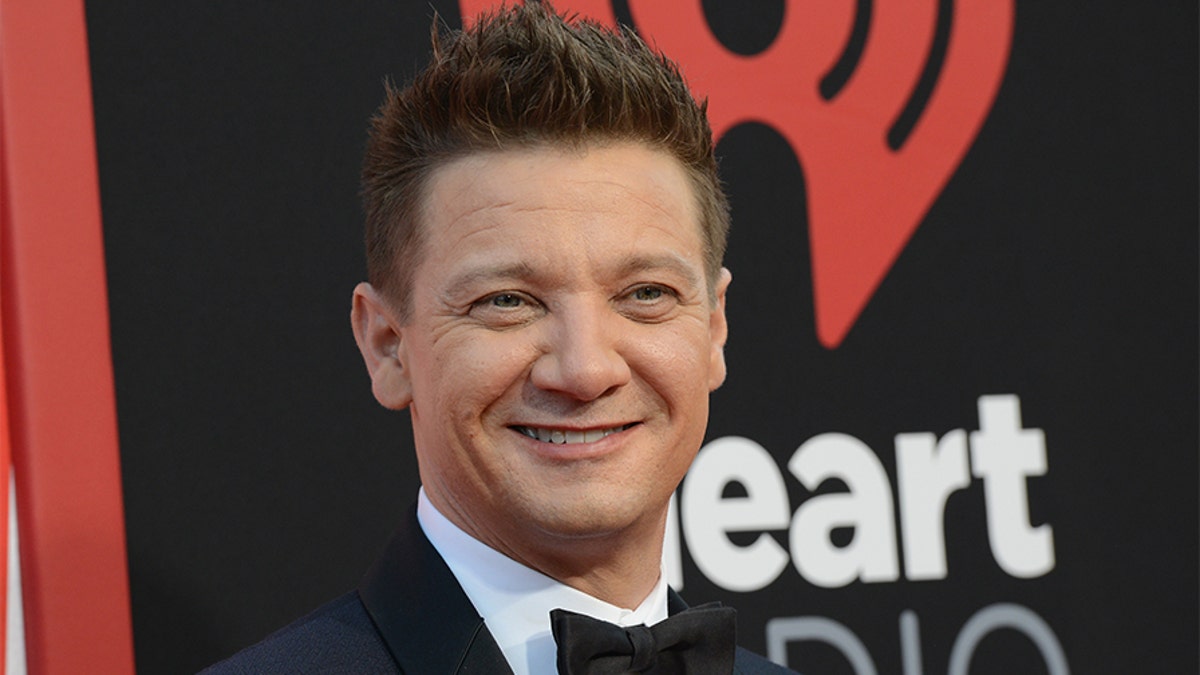 Jeremy Renner smiling