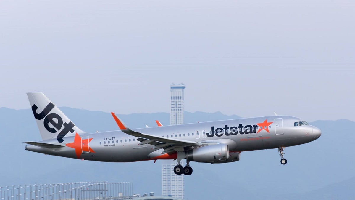 In her complaint to the airline, which she shared on Twitter, Serah Nathan says that after she did not immediately comply, the Jetstar employee came back with “Team Leader Jo” who “repeated the same words her colleague did seconds earlier.”