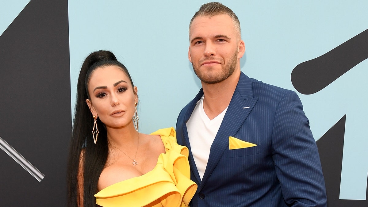 JWoww and her fiance Carpinello on the red carpet