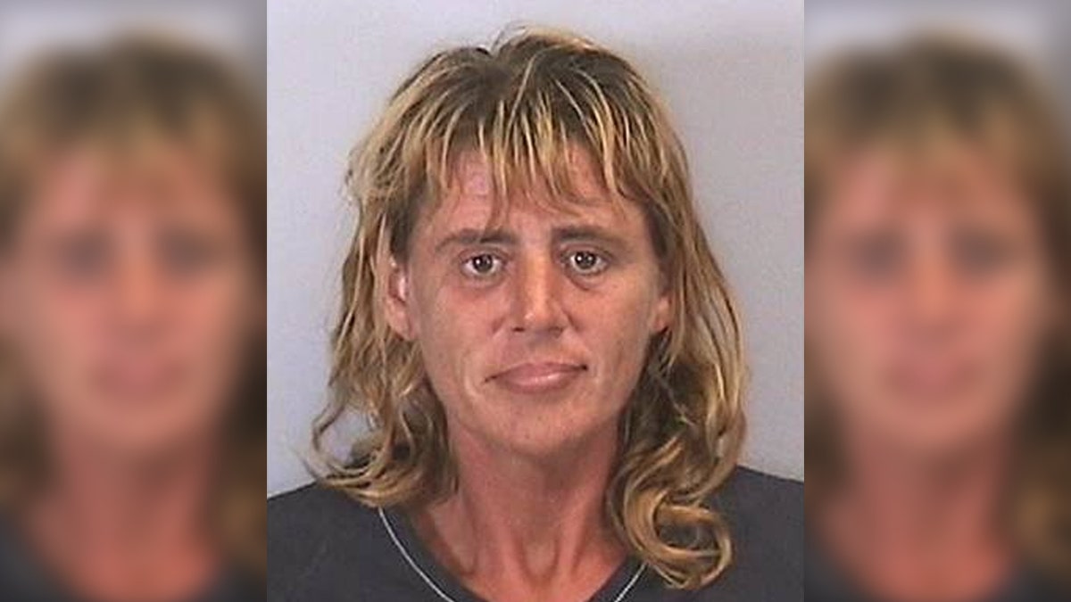 Melanie Leff, 46, had been panhandling around 6:00 p.m. on Thursday when a bystander complained to police that Leff had threatened to beat up a woman after she refused to give her $1.