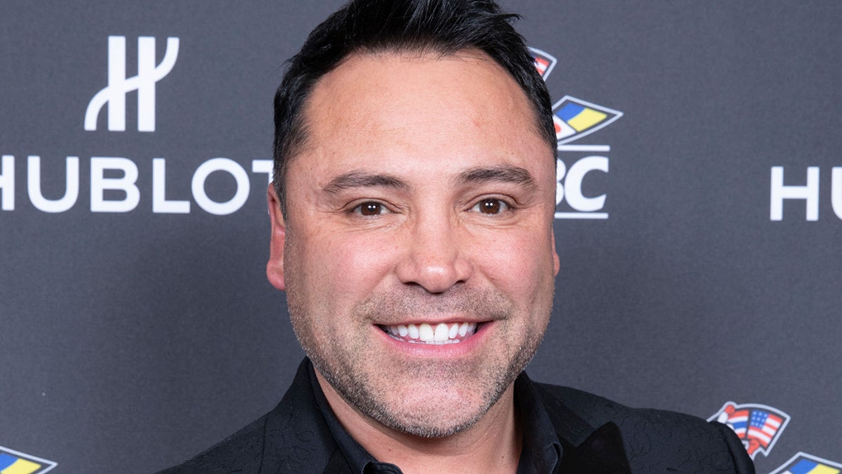 Oscar de la Hoya is seen in Las Vegas, May 3, 2019. (Getty Images)