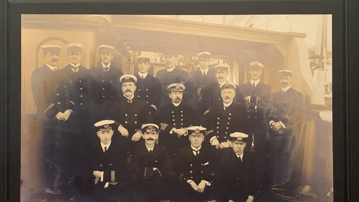 Samuel Smith (second left in the front with the mustache) with S.S. Minia crew members.
