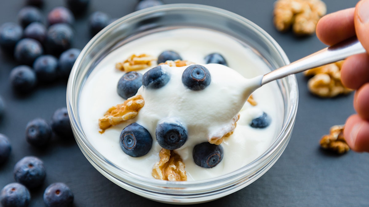 Could yogurt and fiber reduce your risk of lung cancer? Yes, says a new study.