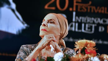 Alicia Alonso, Cuban ballet legend, is dead at 98