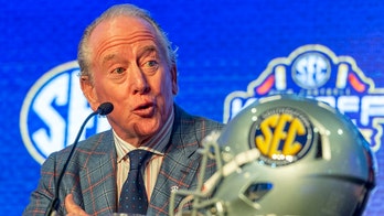 Manning relative may already have athletic advantage on Super Bowl-winning uncles, grandfather says