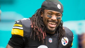 Former NFL running back DeAngelo Williams sponsors 500 mammogram screenings after mom's breast cancer death