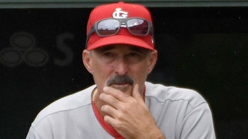 St. Louis Cardinals' Mike Maddux nails two holes-in-one before NLCS Game 3