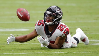 Atlanta Falcons' Ito Smith run over trying to protect quarterback, leading to injury