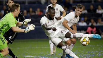 Colorado Rapids' Kei Kamara reenacts son's goal celebration during match