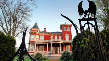 Stephen King to turn Maine home into museum, writers' retreat