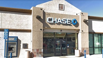 Suspected bank robber found dead inside Southern California bank after firing at officers