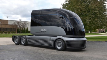 Hydrogen Hyundai semitruck looks like a streamliner train