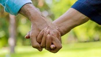 Conservatives much better at dating than liberals, survey says