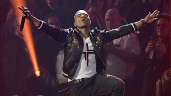 Gospel artist Kirk Franklin boycotts TBN, Dove Awards for censoring acceptance speech