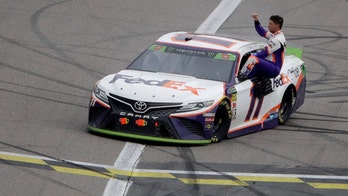 Hamlin wins Kansas NASCAR race, final eight set