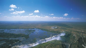 Haunting photo shows man moments before plunging 350 feet to his death in Zimbabwe