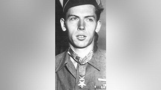 Francis Currey, one of three remaining WWII Medal of Honor recipients, dies at 94