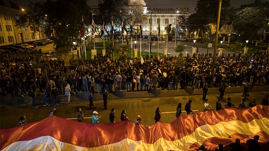 Peru in turmoil as president, lawmakers split over who is in charge