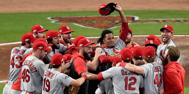 Cardinals oust Braves from NLDS with record-setting 1st inning | Fox News