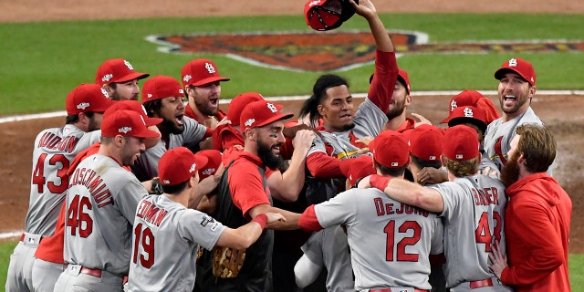 Cardinals oust Braves from NLDS with record-setting 1st inning | Fox News