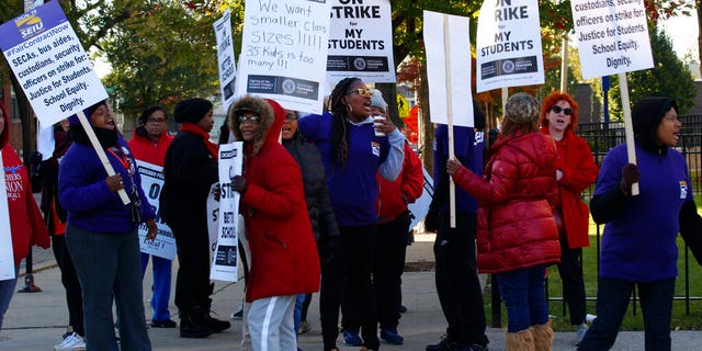 Chicago Teachers Go On Strike, Canceling Class For 300,000 Students ...