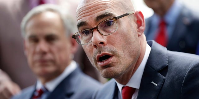 Texas House Speaker Dennis Bonnen, right, with Gov. Greg Abbott, in May. (AP Photo/Eric Gay, File)