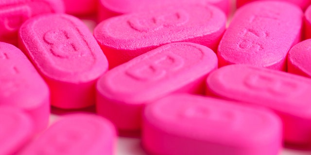 Benadryl helps to relieve allergy symptoms like sneezing, itchy watery eyes, runny nose and itchy throat and nose.