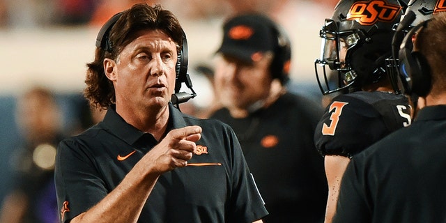 Oklahoma State's Mike Gundy inks lifetime contract with Cowboys | Fox News