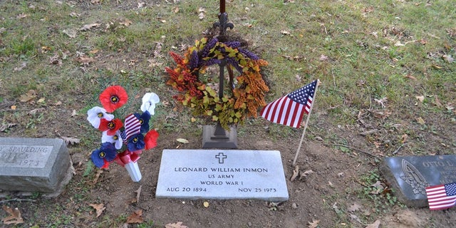 A headstone for World War I veteran Leonard Inman was placed on his Indiana gravesite Saturday, nearly a half-century after he died.