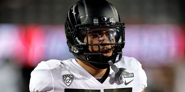 Oregon Ducks running back Cyrus Habibi-Likio (33) warms up before the college football game between the Oregon Ducks and the Arizona Wildcats on October 27, 2018 at Arizona Stadium in Tucson, AZ. (Photo by Carlos Herrera/Icon Sportswire via Getty Images)