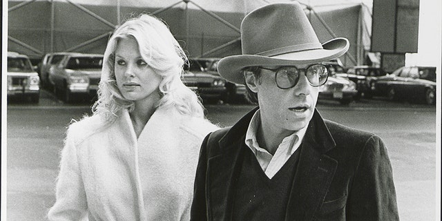 Director Peter Bogdanovich speaking to Stratten while shooting the film 'They All Laughed', 1980.