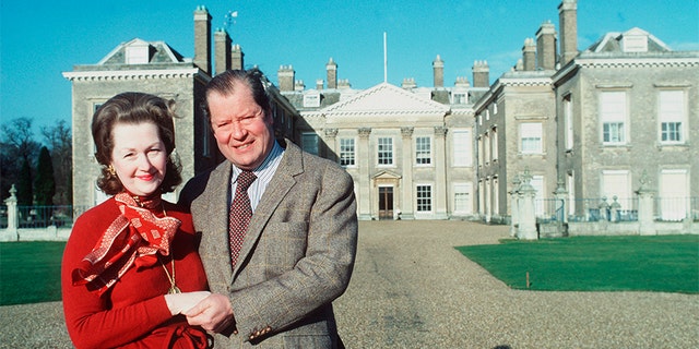 Earl Spencer And His Wife Raine In Front Of Their Home Althorp House.