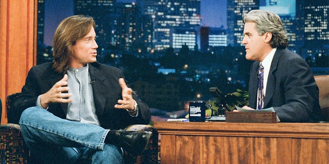 (l-r) Actor Kevin Sorbo during an interview with host Jay Leno on August 28, 1995.