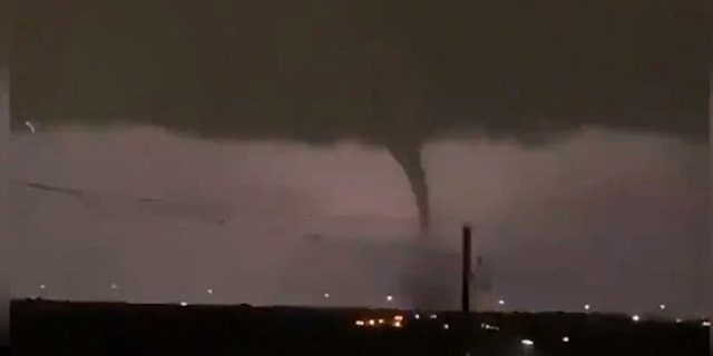 Video footage uploaded to Twitter shows tornado ripping through Dallas, Texas. (Photo: Twitter/@weatherdak)