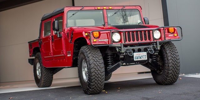 Austrian firm Kreisel Electric has converted the Hummer H1 into an electric vehicle.