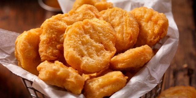 One vegan woman who recently suffered through a mean-spirited prank at the hands of her friends turned to the Reddit community, asking users if she was in the wrong for contacting police after her pals tricked her into eating chicken nuggets in a stunt illicitly filmed and shared to social media.