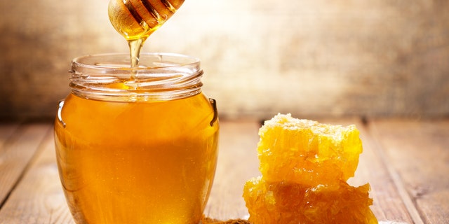 There is a difference, said senior researcher Khan, between processed and raw honey in terms of health benefits.