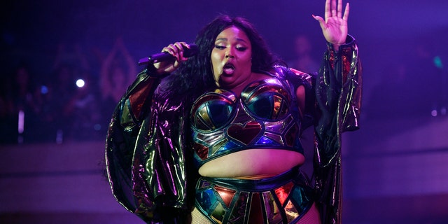 Lizzo Bashes Authors Claim That Shes Only Popular Due To Obesity Epidemic Keep My Name Out 5891