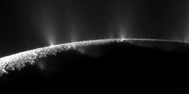 Organic molecules discovered on Saturn moon Enceladus Saturn-moon-enceladus-nasa