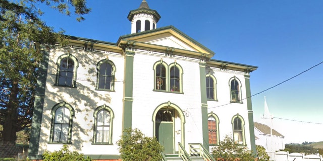 An image of Potter Schoolhouse, which appeared in Alfred Hitchcock's famous 1963 film "The Birds."