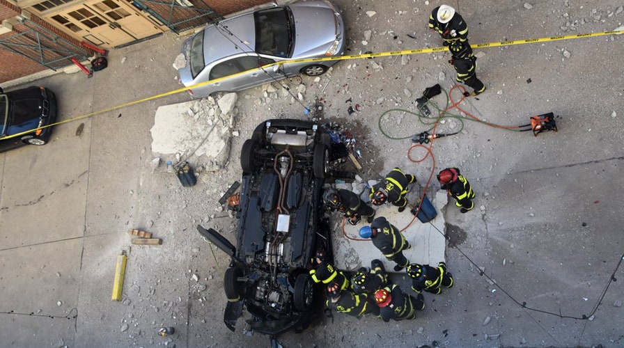 2 injured when car plunges from top of Fashion Valley parking garage