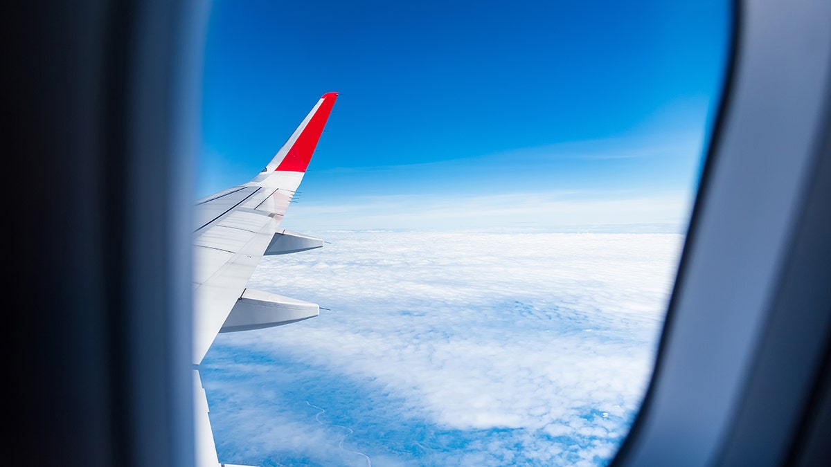 A fight over a window shade between two airline passengers was caught on video, and it’s about as amusing as it sounds. (Photo: iStock)