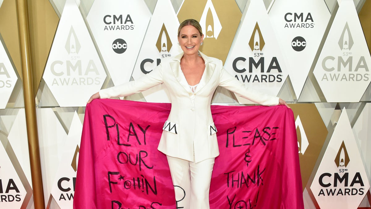Jennifer Nettles attends the 53rd annual CMA Awards at the Music City Center on November 13, 2019 in Nashville, Tennessee. (Photo by John Shearer/WireImage,)
