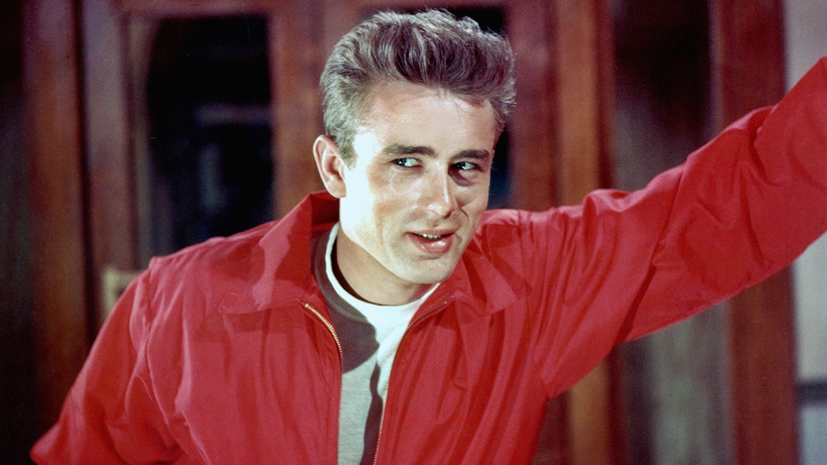 LOS ANGELES - 1955: Actor James Dean poses for a Warner Bros publicity shot for his film 'Rebel Without A Cause' in 1955 in Los Angeles, California. (Photo by Michael Ochs Archives/Getty Images)