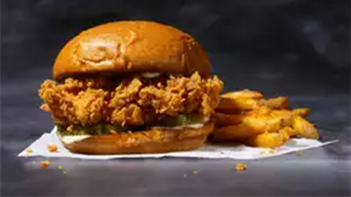 Popeyes chicken sandwich (Popeyes)