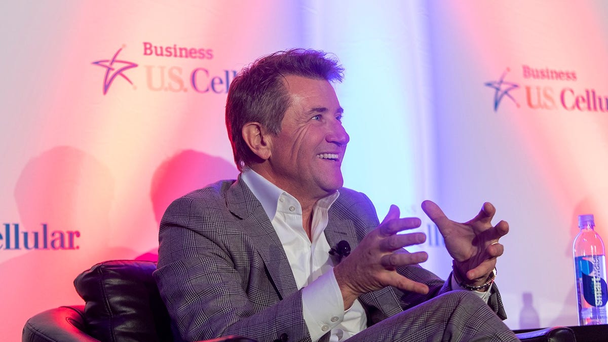 Robert Herjavec has teamed up with U.S. Cellular's Business unit.