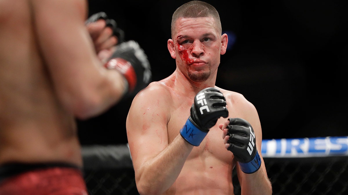 Nate Diaz doesn't have great boxing, gets 