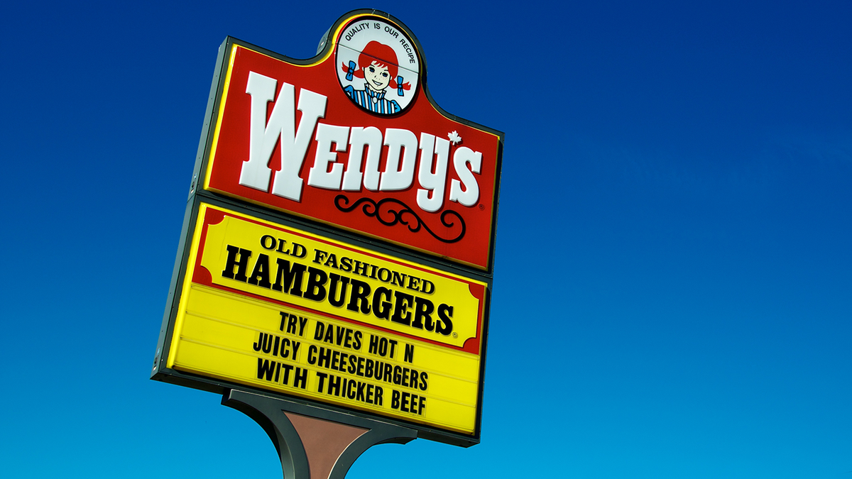 Wendy Thomas-Morse, the daughter of Wendy’s founder Dave Thomas, revealed in a recent interview that her father regretted naming his hamburger chain “Wendy’s.”